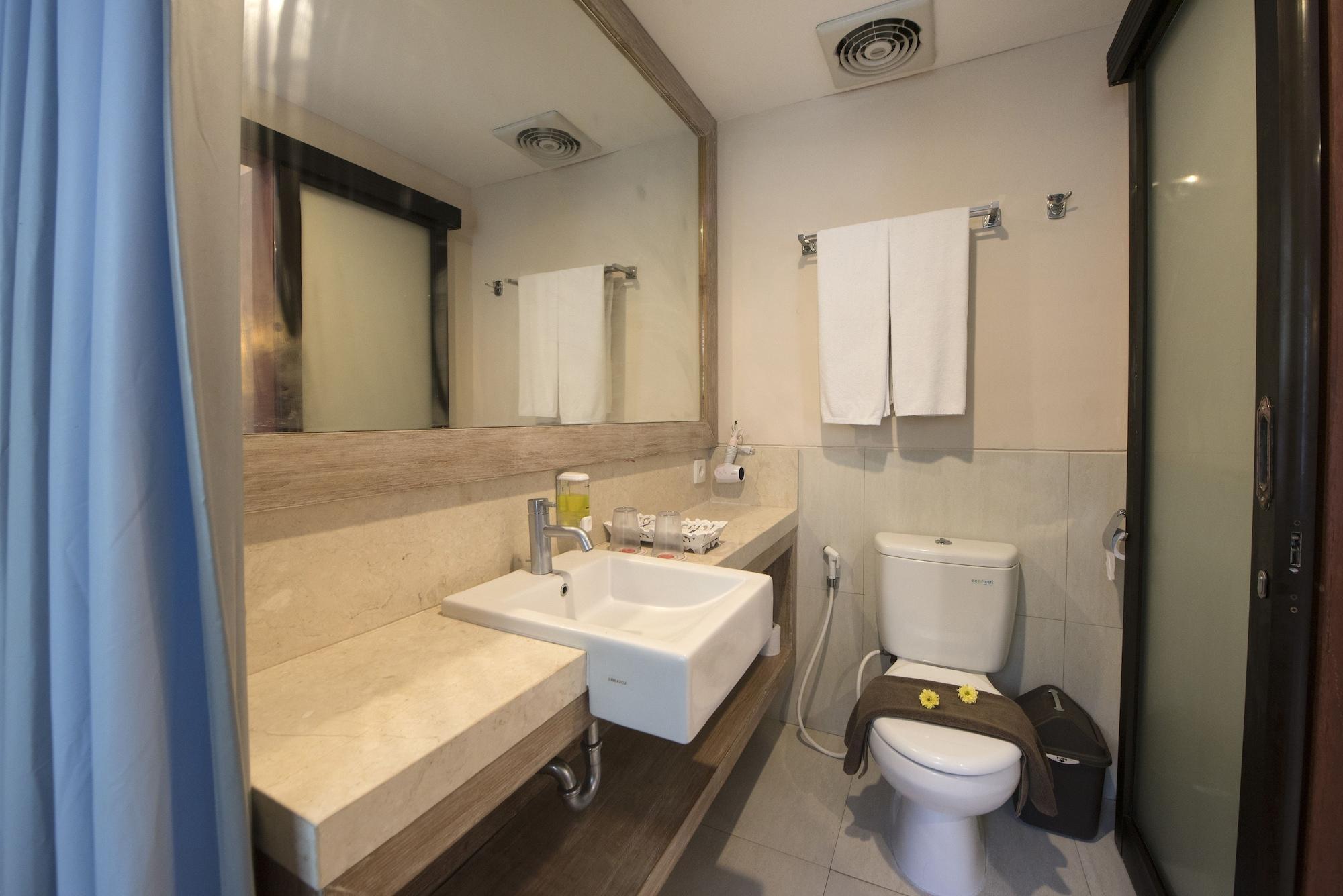 Natya Hotel Τζίλι Τραγουανγκάν Εξωτερικό φωτογραφία